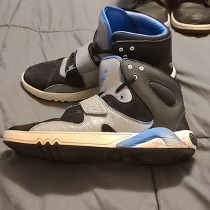 Adidas Roundhouse Mids